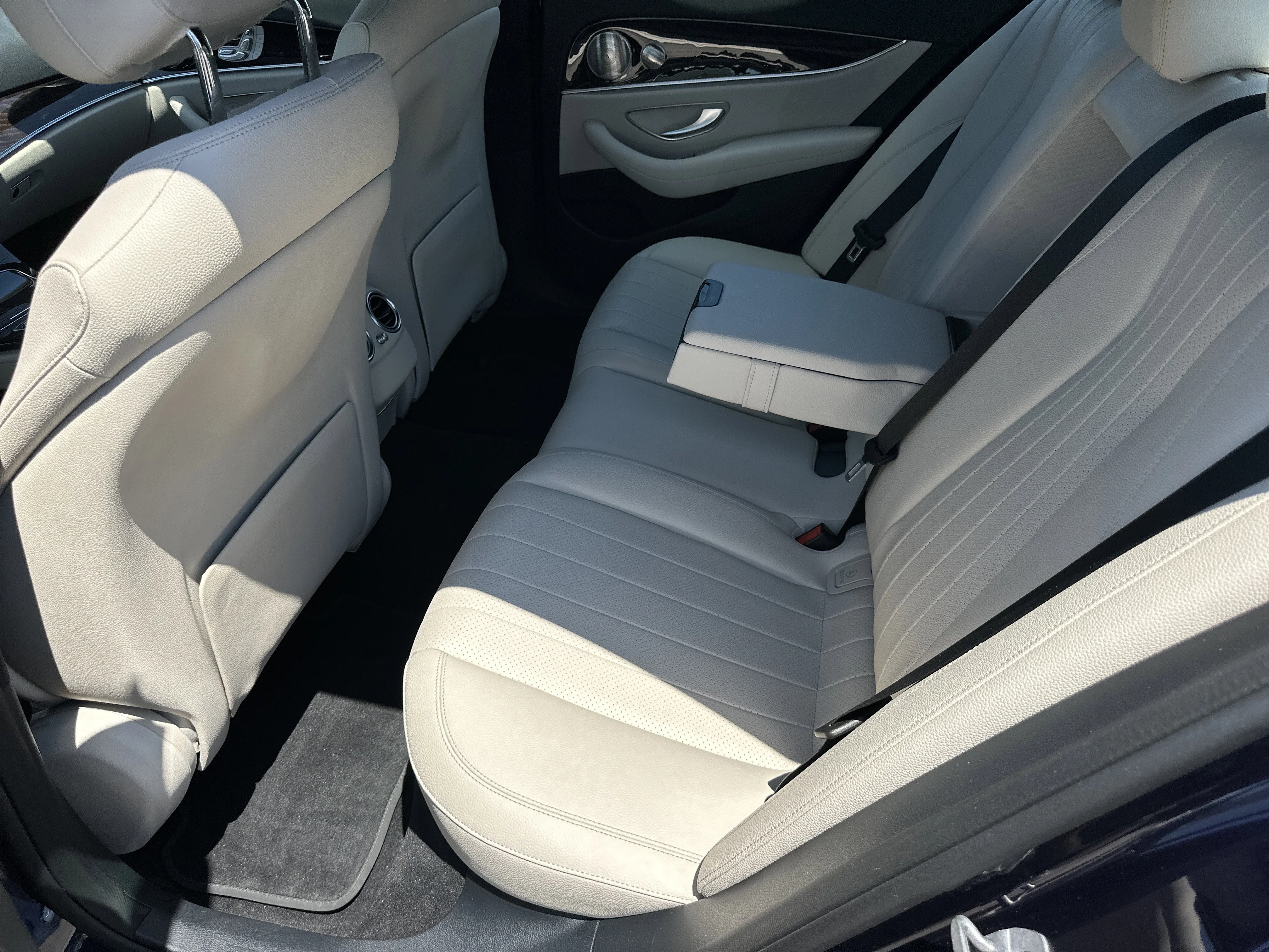 Used 2021 Lunar Blue Metallic Mercedes-Benz E 350 image 25