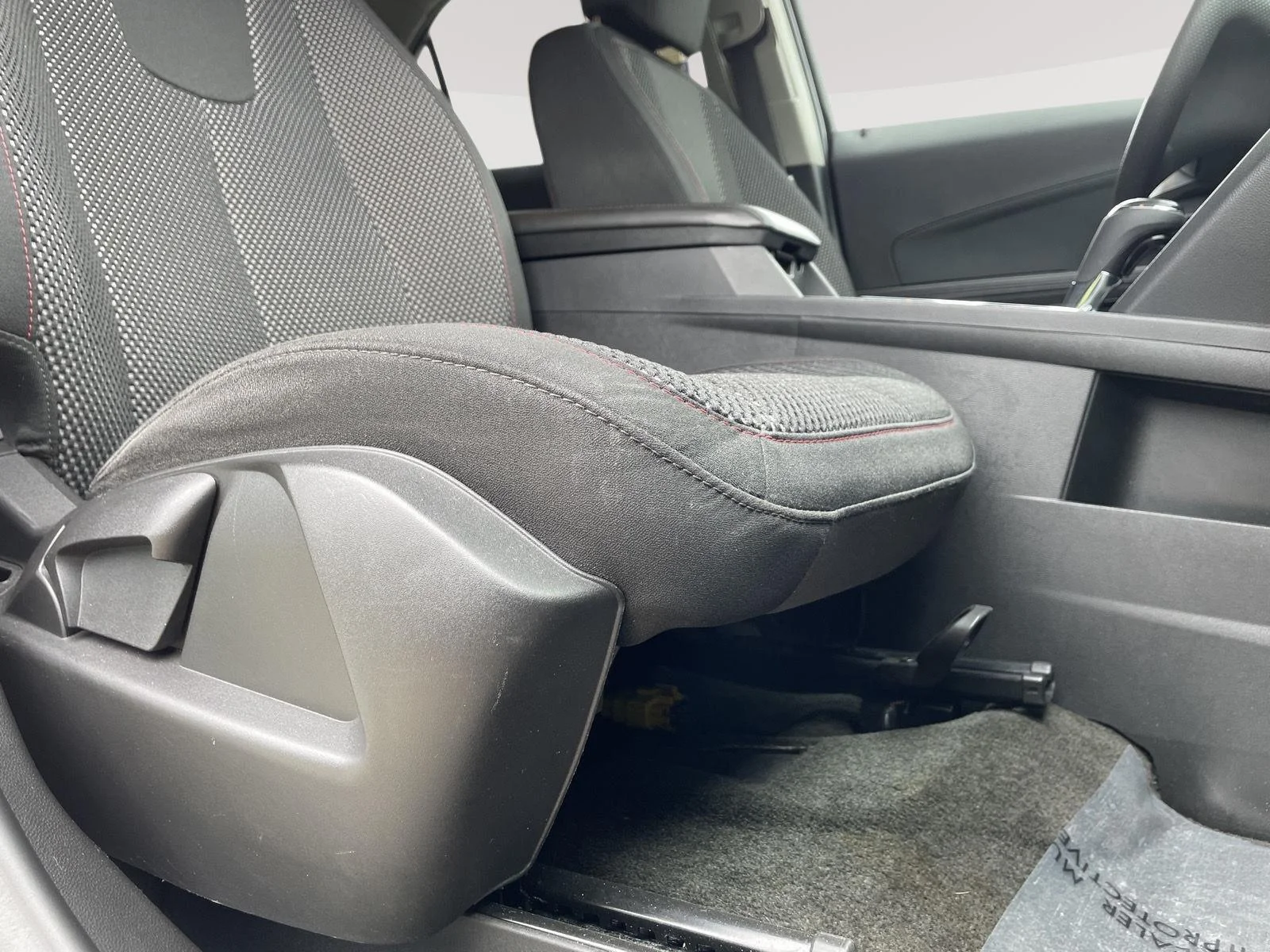 Used 2017 Silver Ice Metallic Chevrolet LT image 17