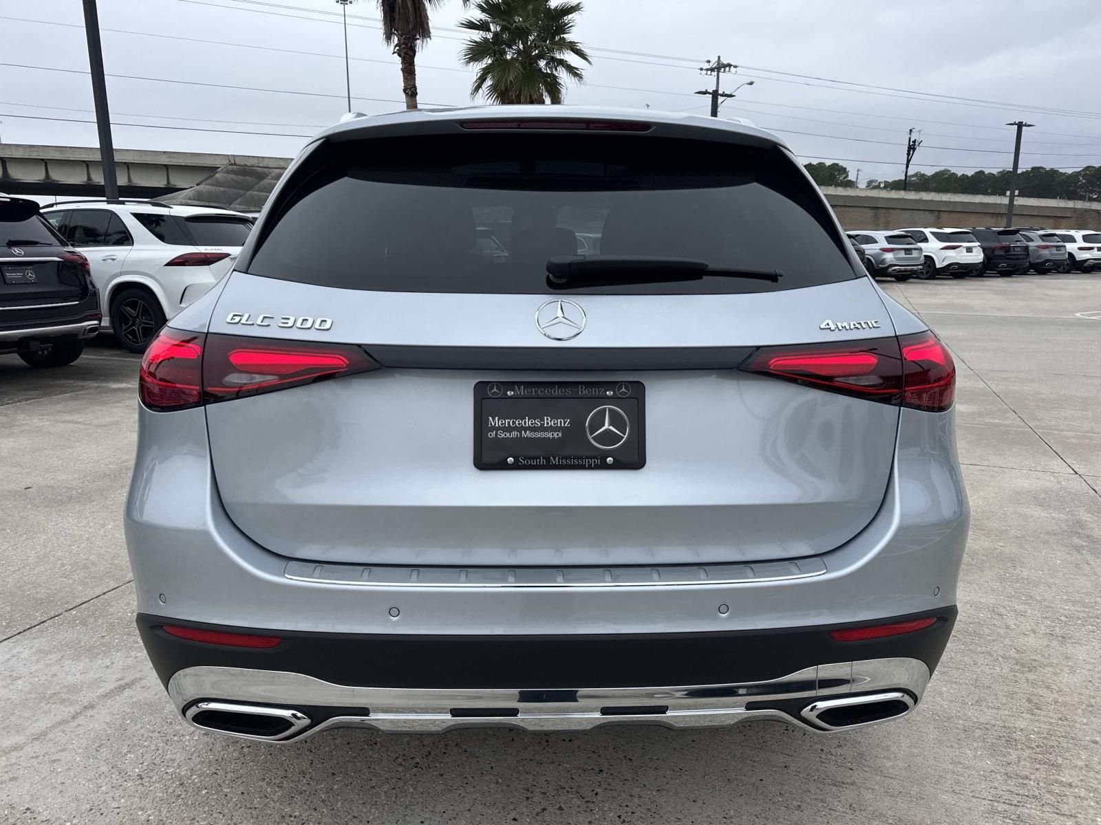 New 2026 Silver Mercedes-Benz GLC 300 image 5