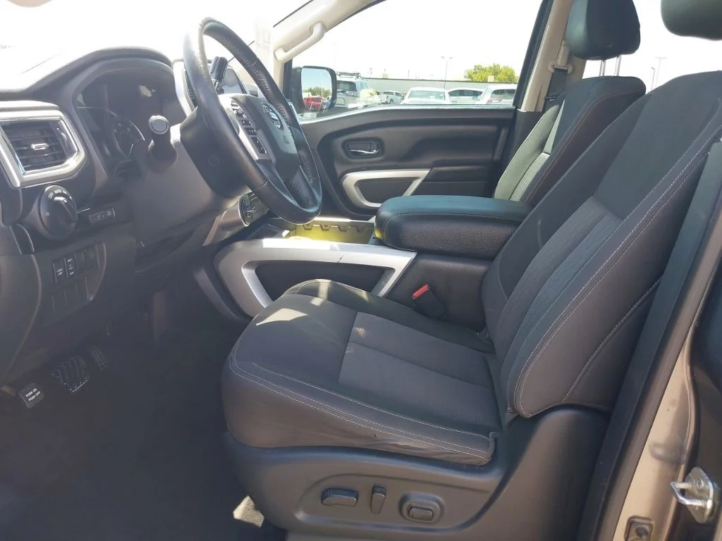 Used 2021 Gray Nissan SV image 6