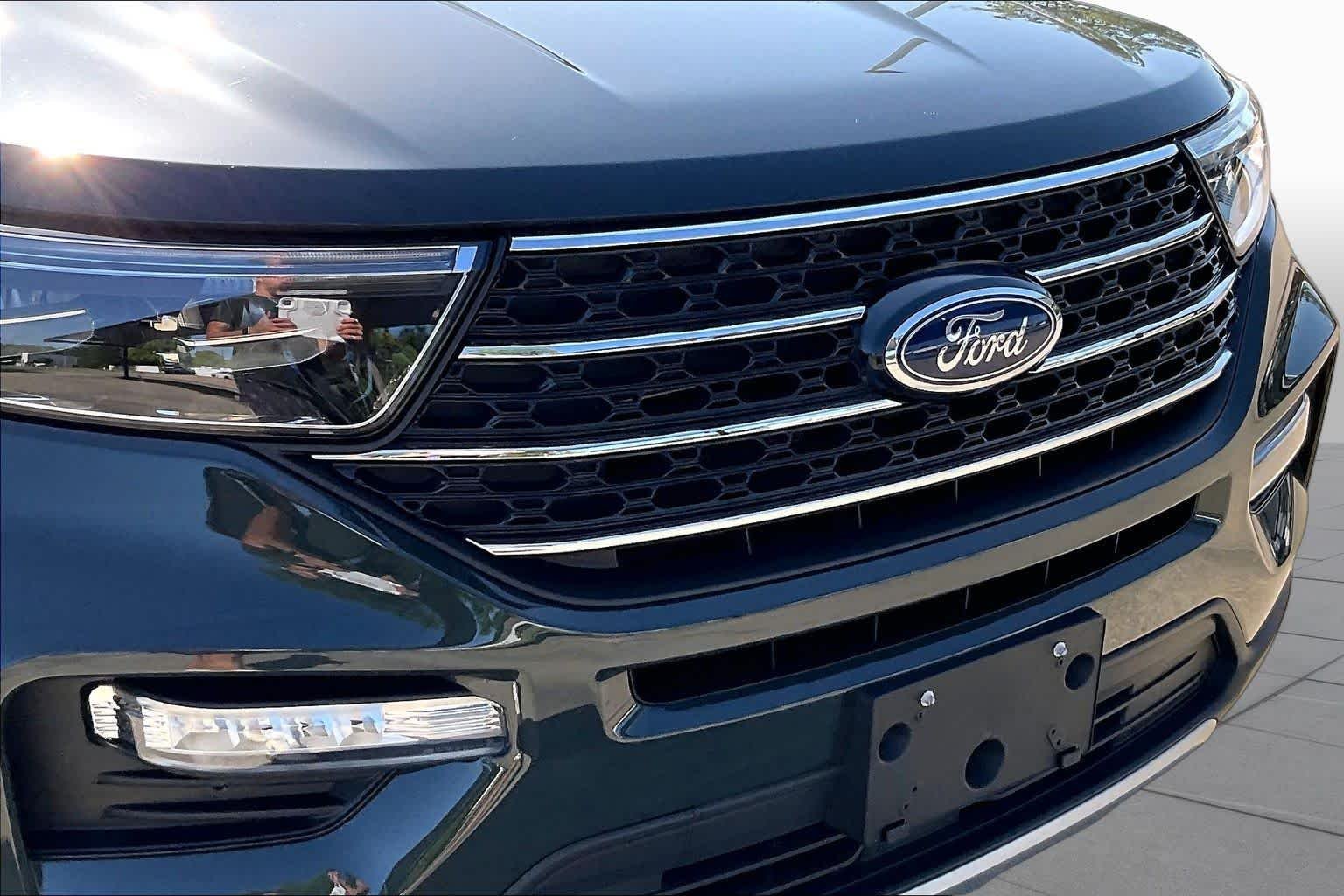 Used 2024 Forged Green Metallic Ford XLT image 29
