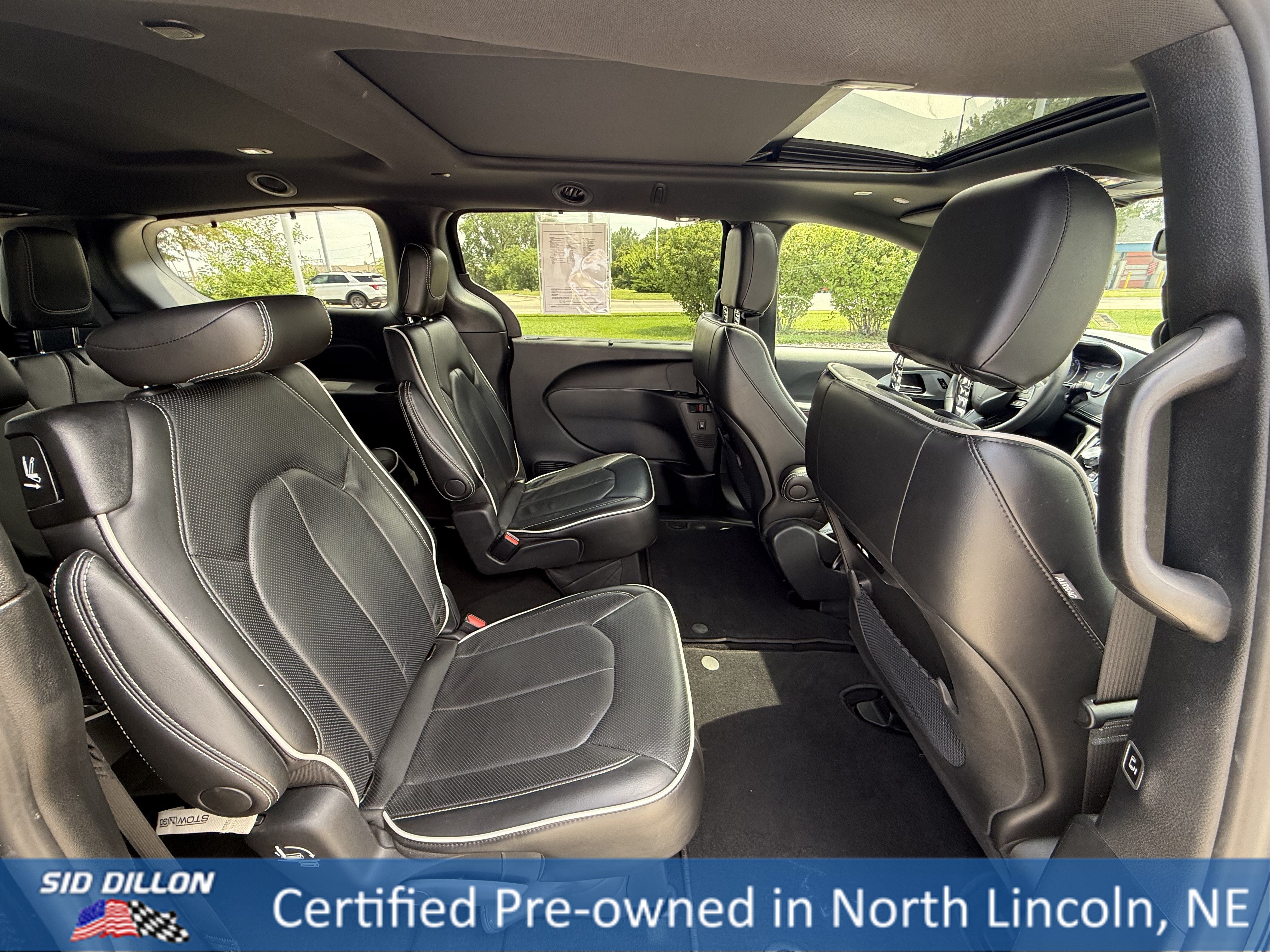 Certified Used 2025 Diamond Black Crystal Pearlcoat Chrysler Limited image 24