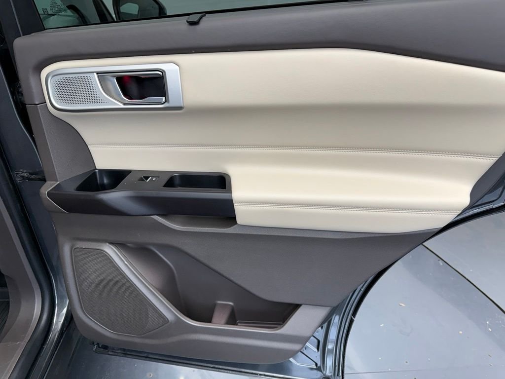 Used 2020 Gray Ford Platinum image 73