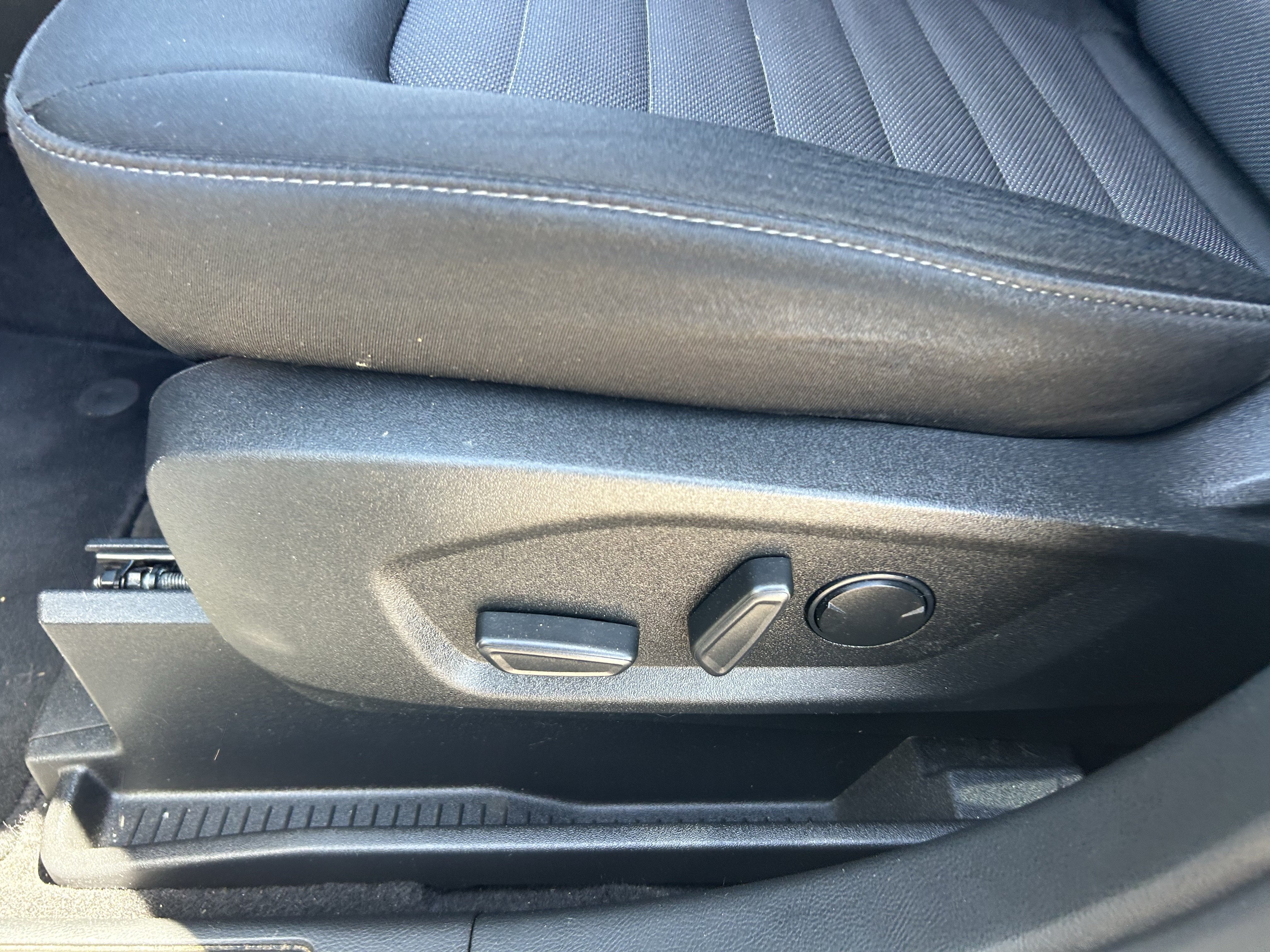 2023 Ford Edge SE - Photo 28