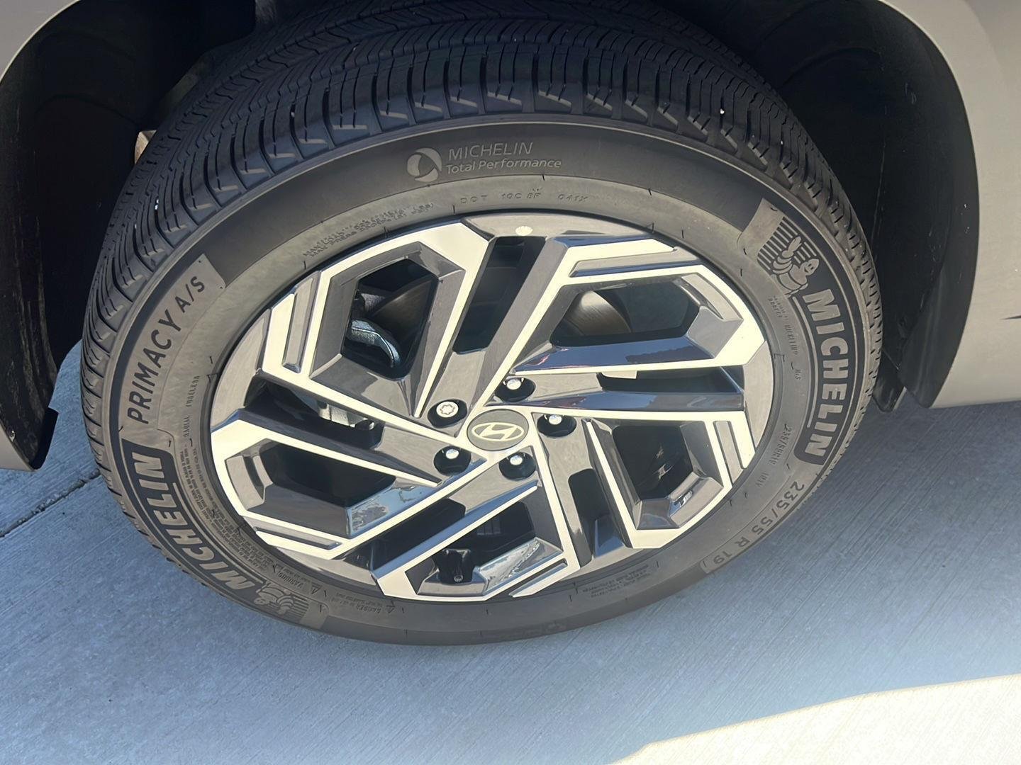 Certified Used 2025 Amazon Gray Hyundai Limited image 5