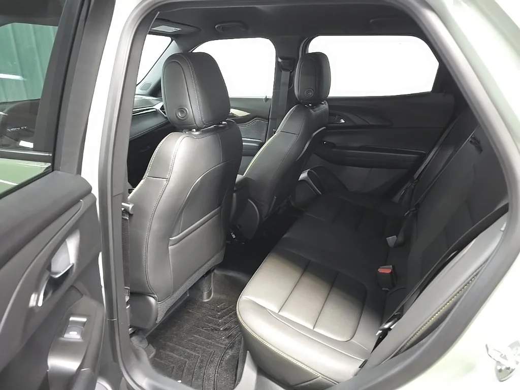 Used 2025 Green Chevrolet ACTIV image 30