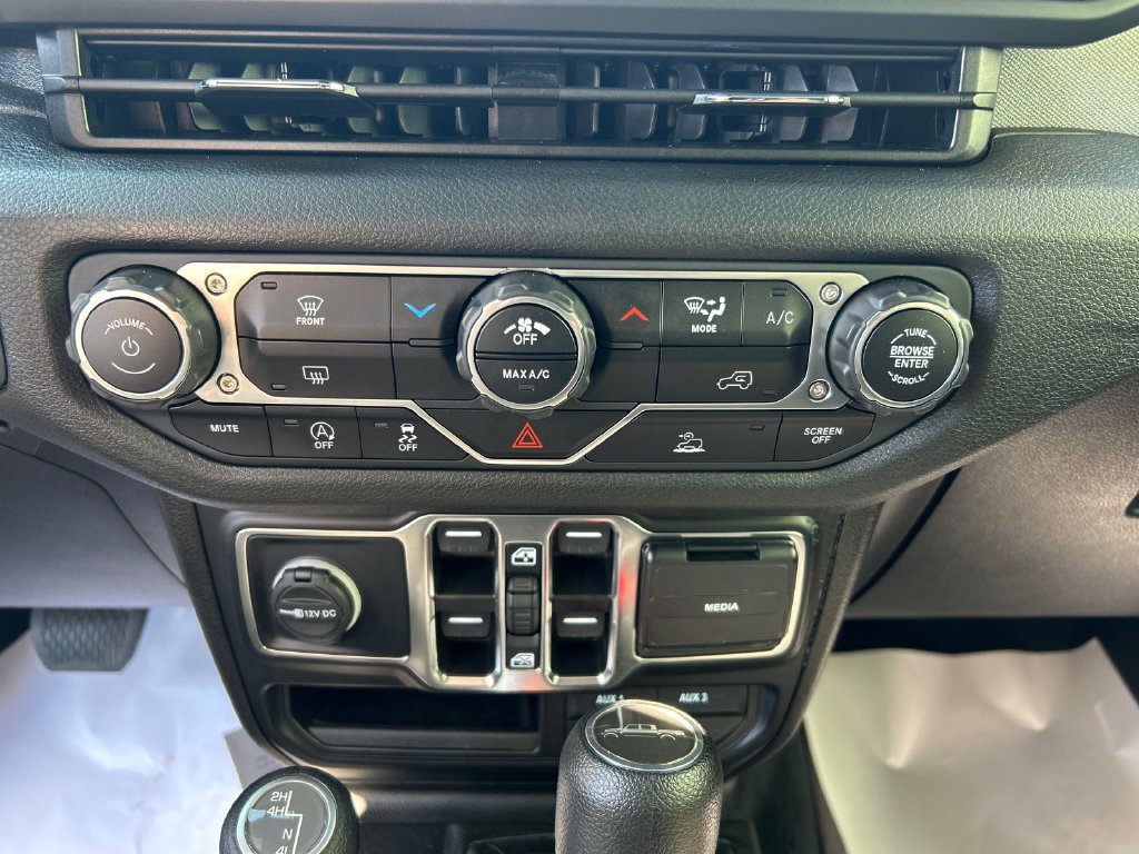 Used 2024 Black Jeep Sport S image 19