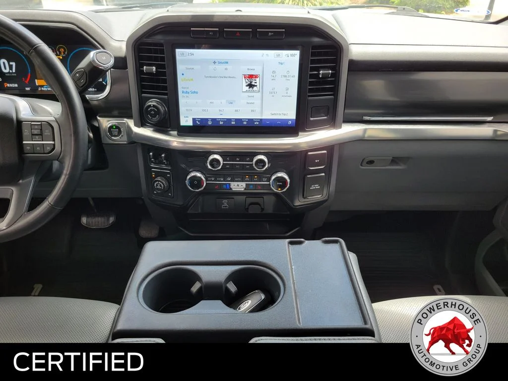 Used 2022 White Ford Lariat image 19