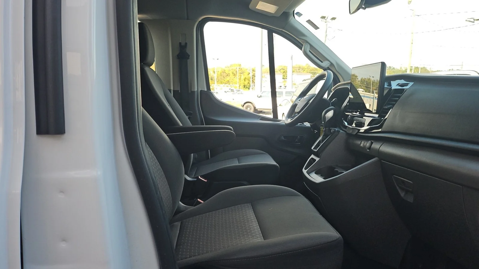 Used 2024 Oxford White Clearcoat Ford XLT RWD image 14
