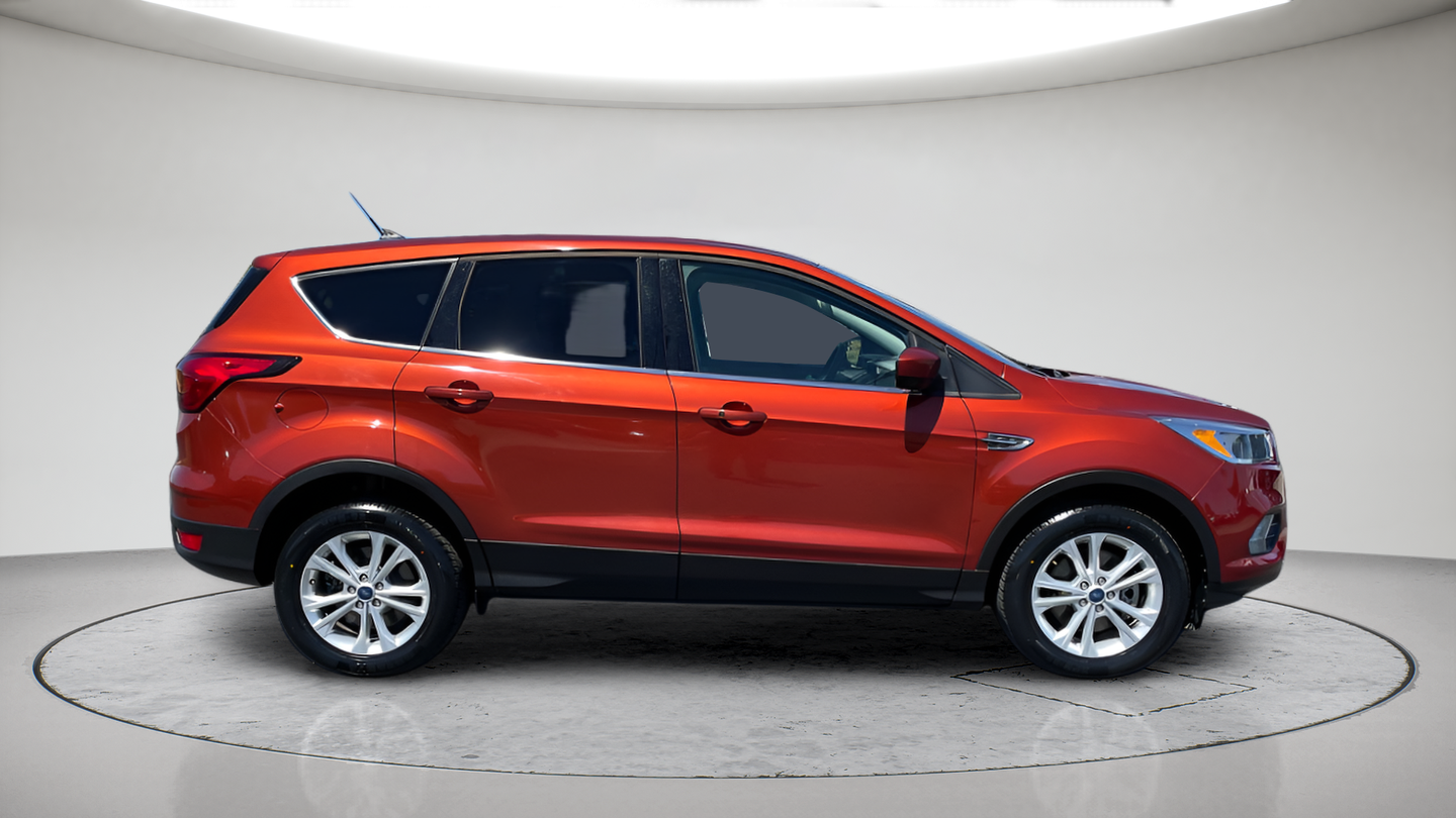 Used 2019 Ford Escape SE with VIN 1FMCU9GD3KUB28853 for sale in Union Gap, WA