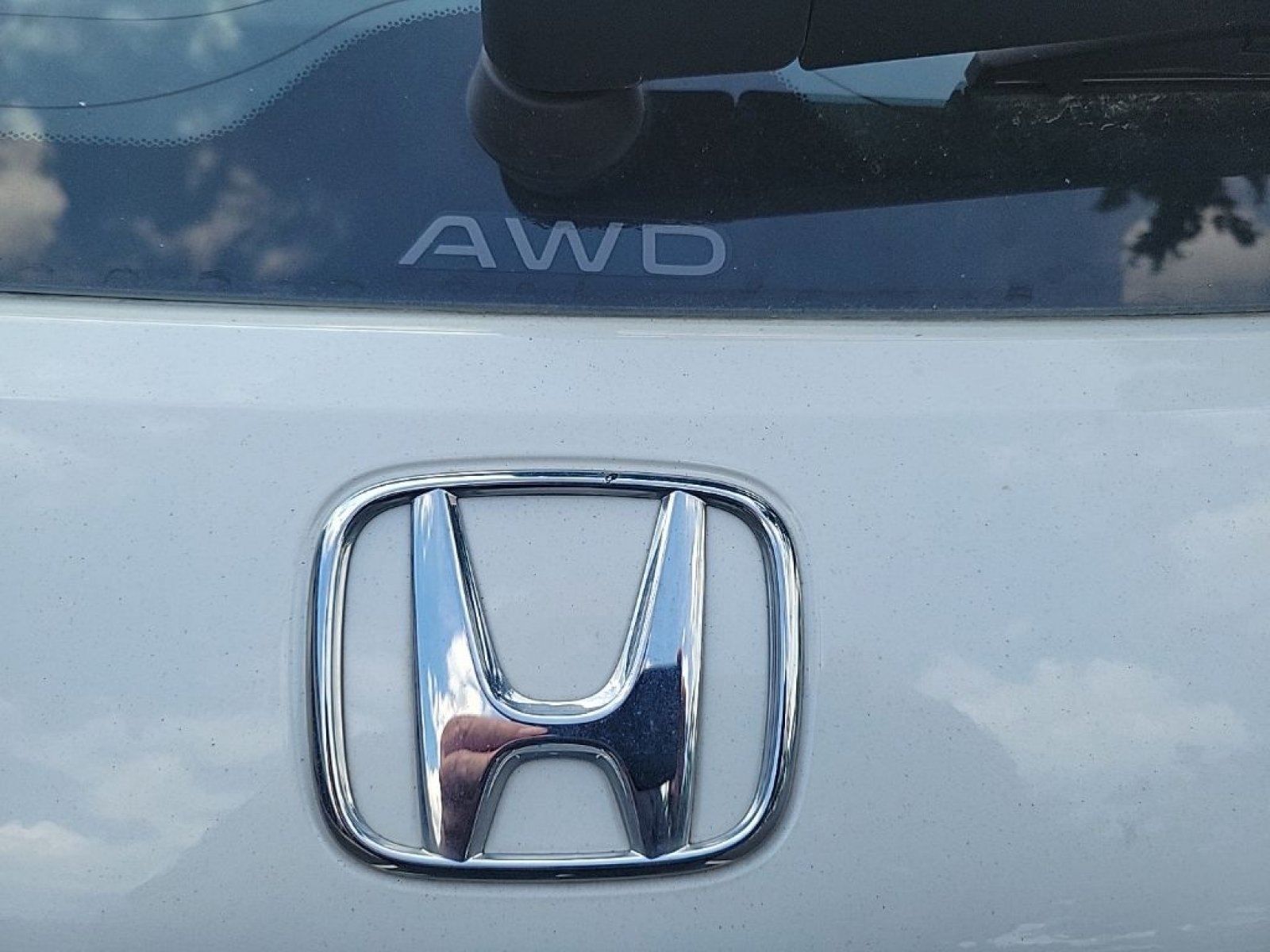 Certified Used 2023 Platinum White Pearl Honda LX image 11