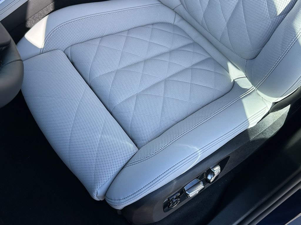 New 2026 Tanzanite Blue II Metallic BMW xDrive50e image 15