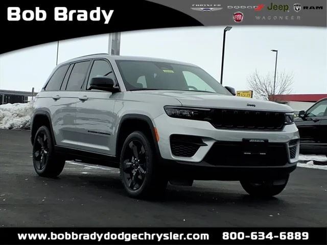 2025 Jeep Grand Cherokee Laredo