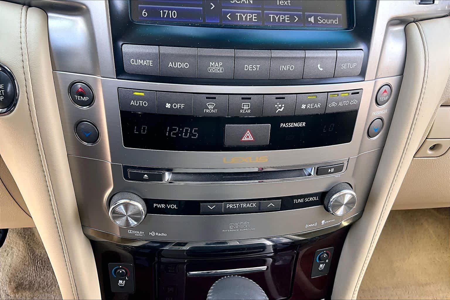 Used 2014 Starfire Pearl Lexus  image 32