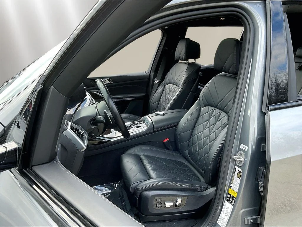Used 2023 Skyscraper Gray Metallic BMW xDrive40i image 21