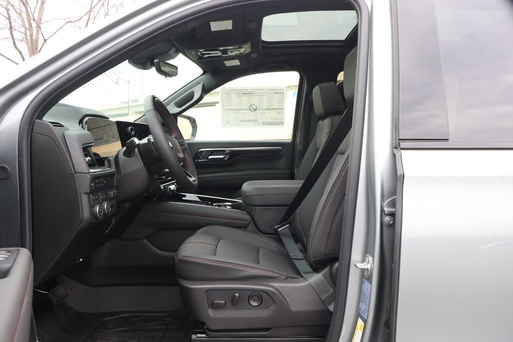 2026 Chevrolet Suburban RST - Photo 15