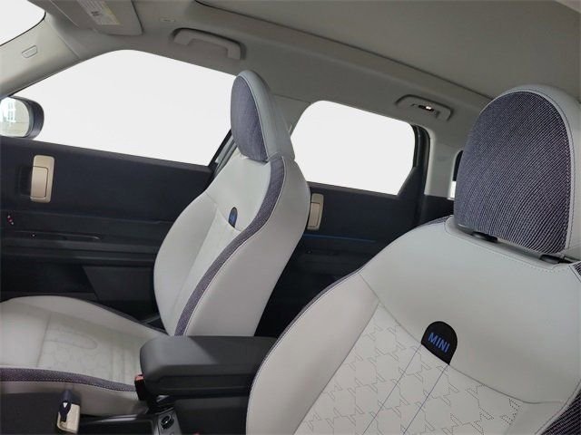 2025 MINI Countryman SE - Photo 16