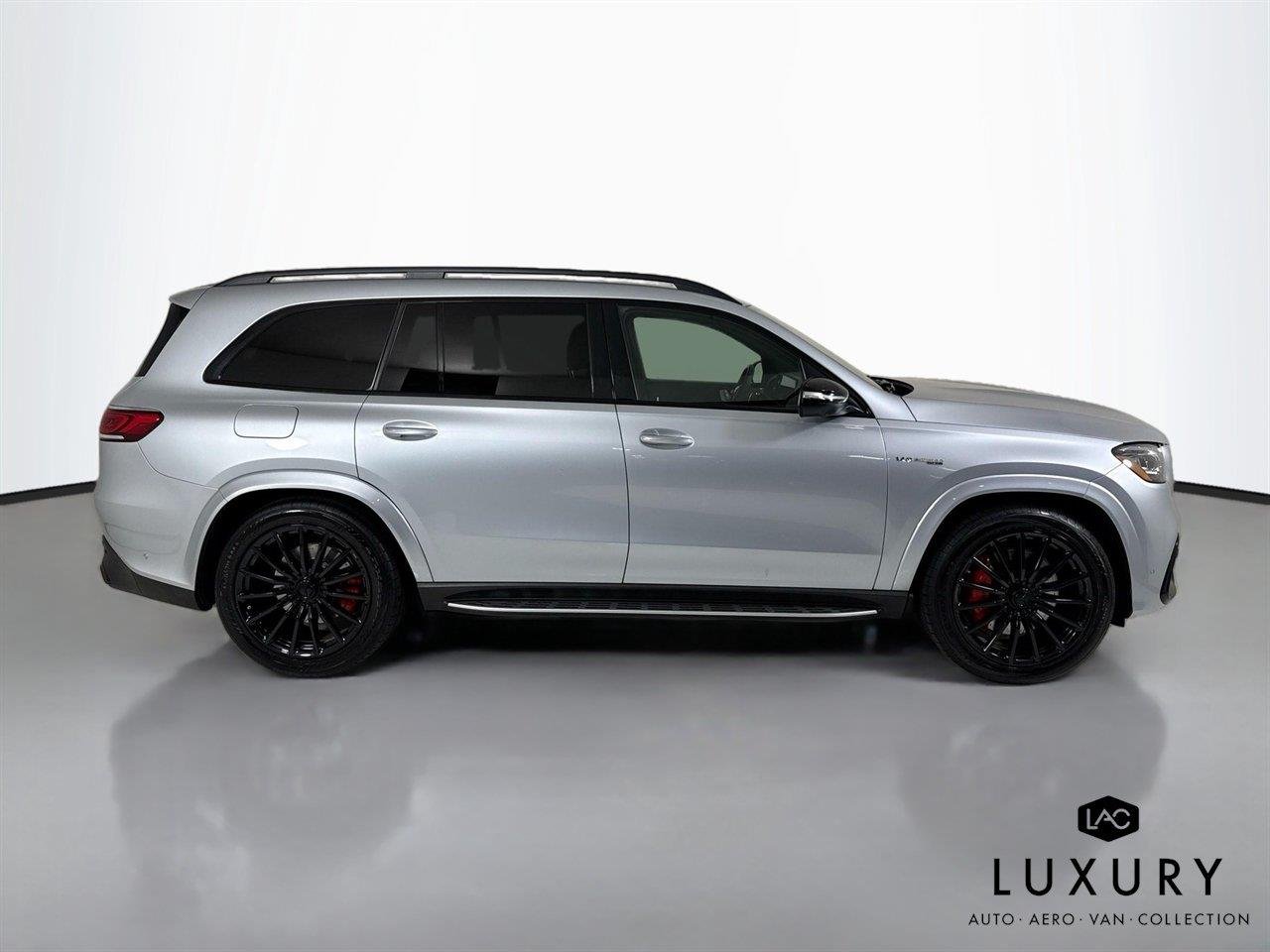 Used 2023 Cirrus Silver Metallic Mercedes-Benz AMG® GLS 63 | Night Pkg | Heated/Cooled Seats image 5