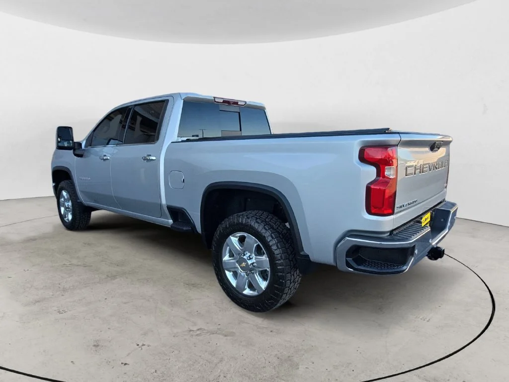 Used 2022 SILVER ICE METALLIC Chevrolet LTZ image 11