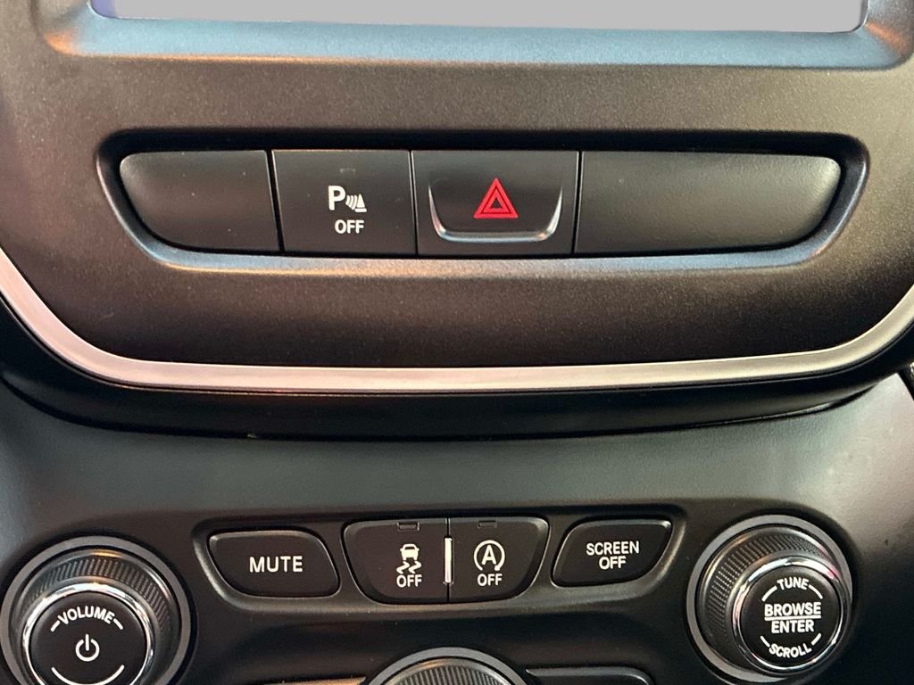 Used 2019 Gray Jeep Trailhawk image 31