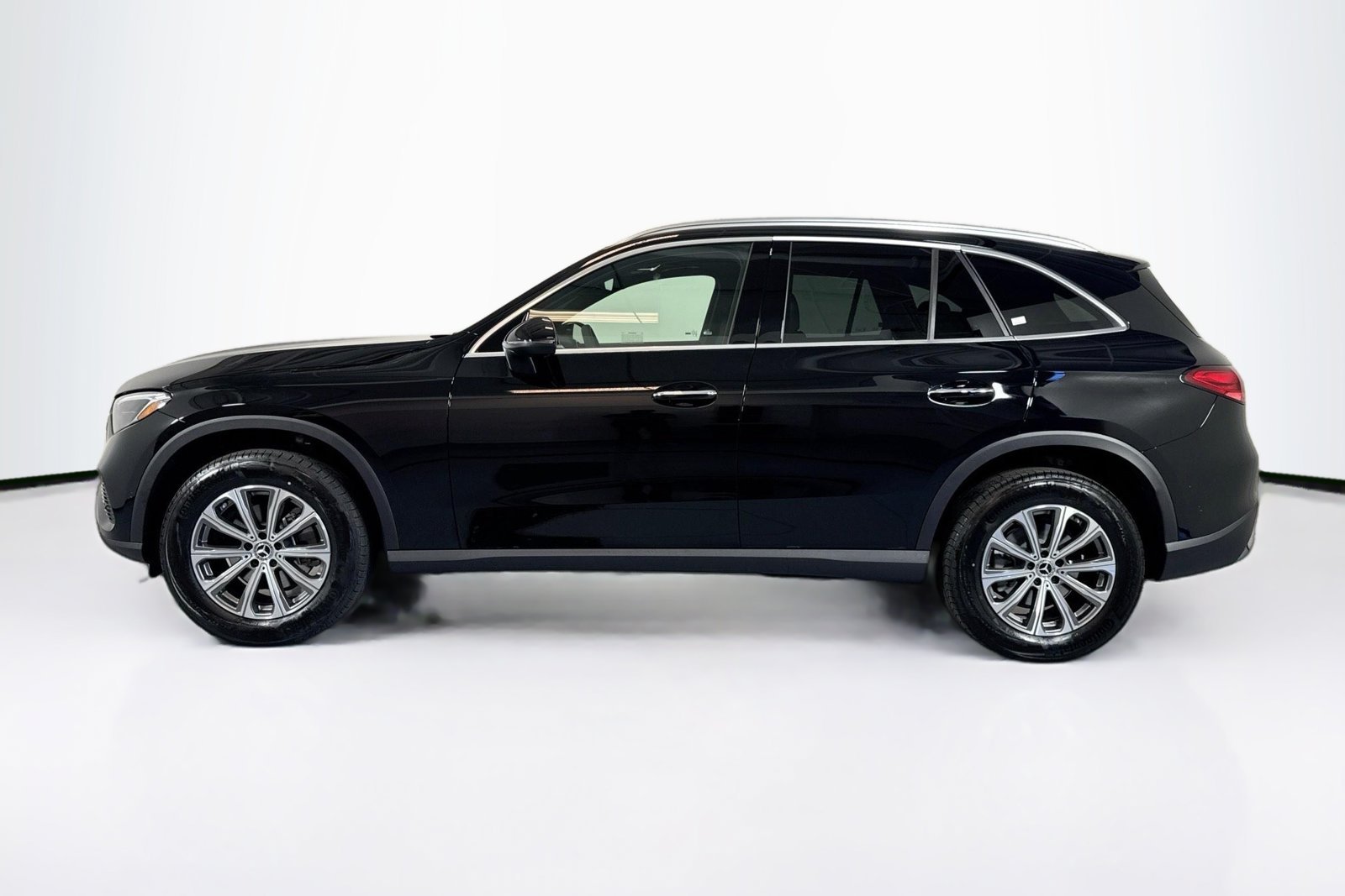 New 2026 Black Mercedes-Benz GLC 300 image 8