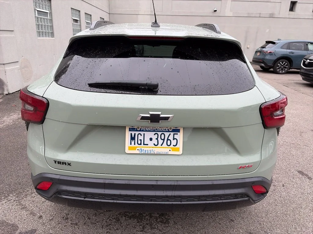 Used 2024 Cacti Green Chevrolet 2RS image 3