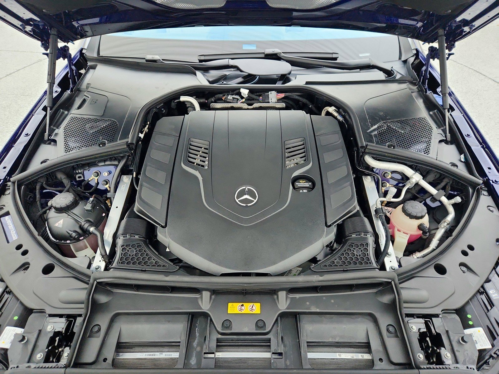 New 2026 MANUFAKTUR Mystic Blue Metallic Mercedes-Benz Maybach S 580 4MATIC® Sedan image 48