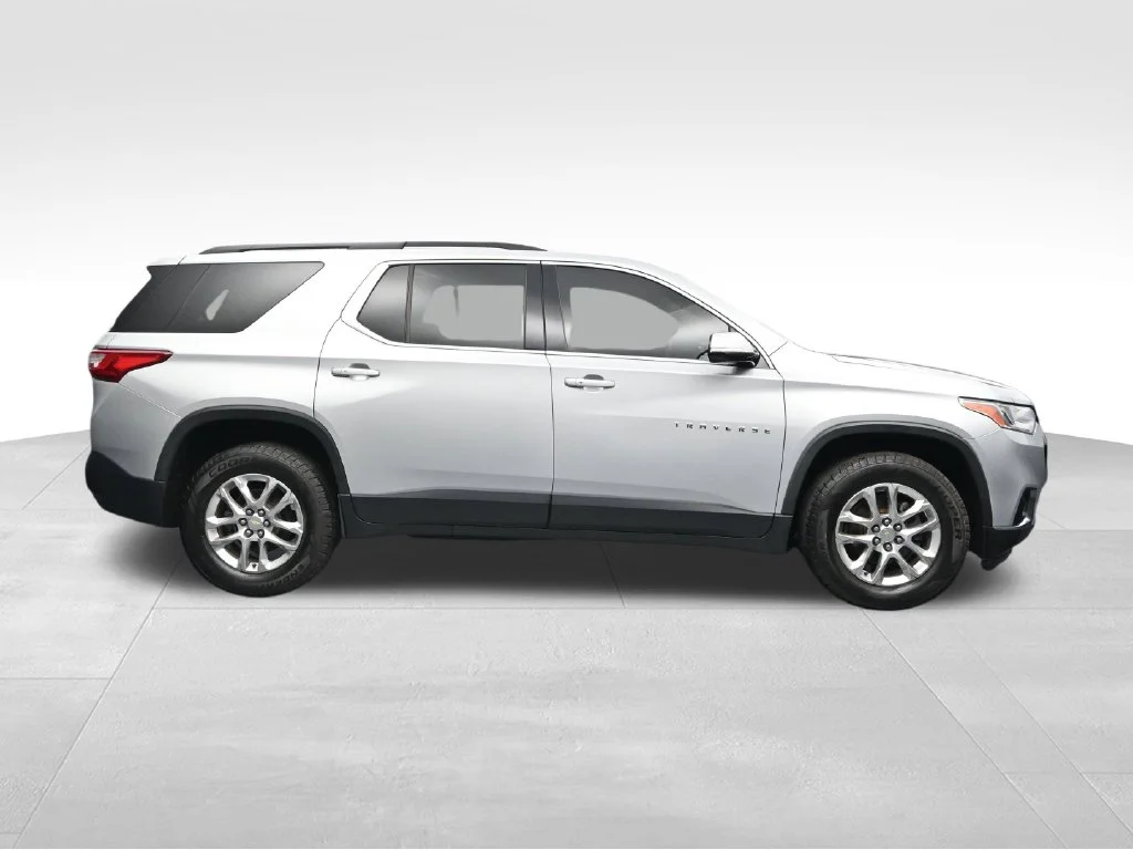 Used 2019 Silver Chevrolet 3LT image 6