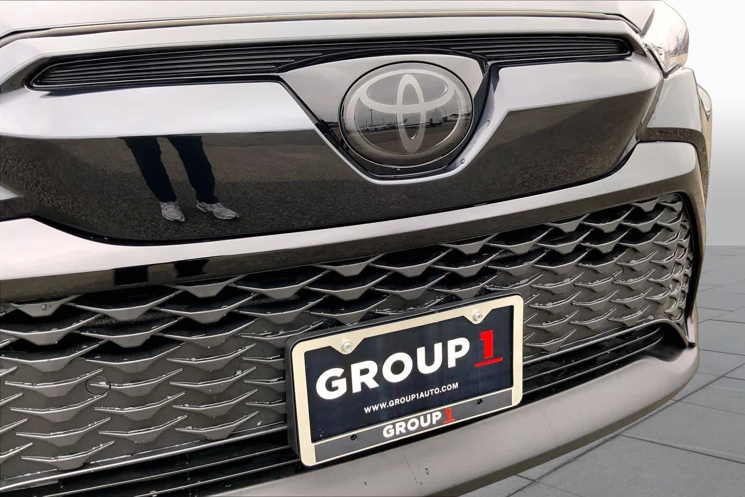 Used 2025 Jet Black Toyota Hybrid S image 29