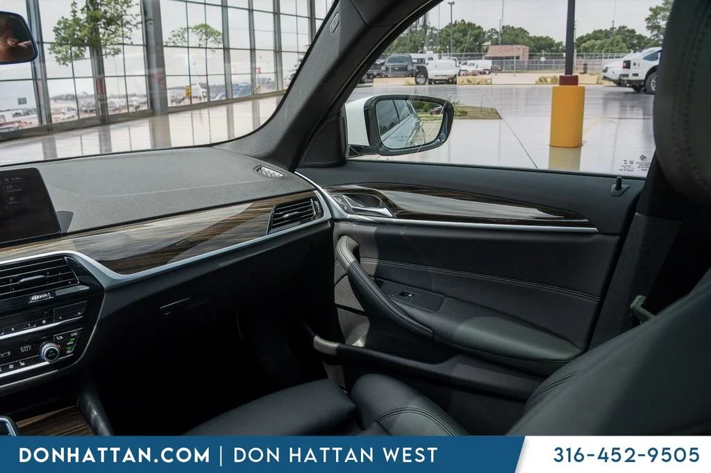 Used 2020 White BMW 530i image 19