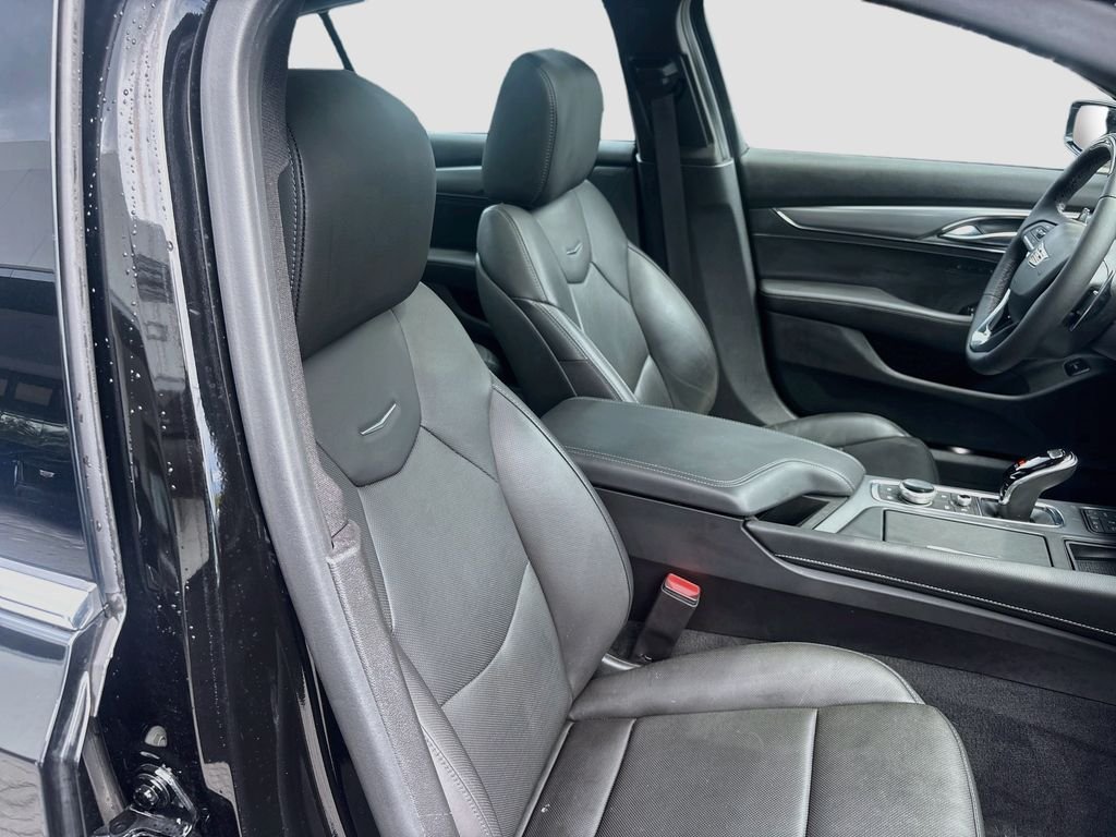 Used 2025 Black Cadillac Premium Luxury image 31