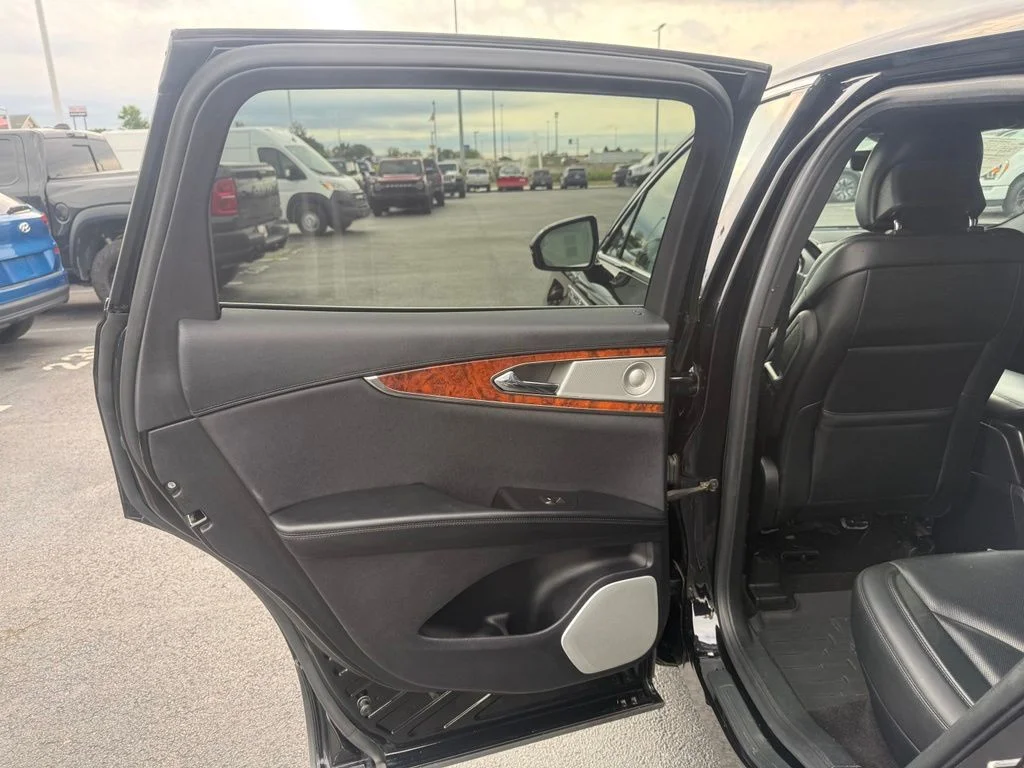 Used 2019 Black Lincoln Reserve image 41
