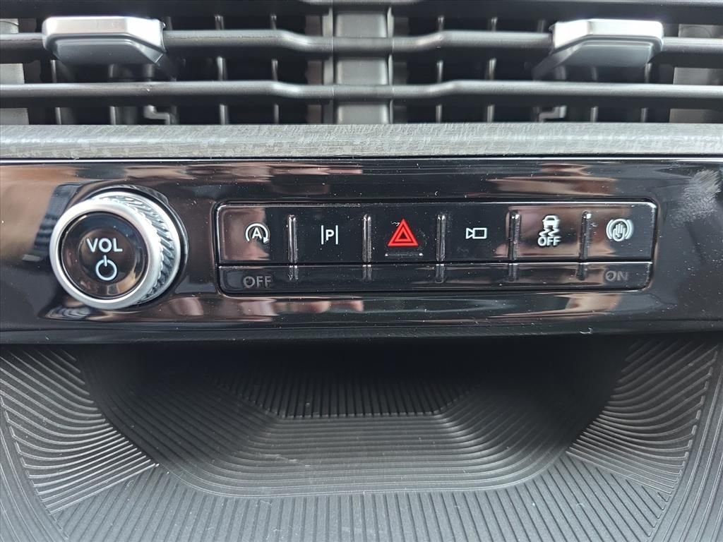 New 2027 Avalanche Gray Ford Platinum™ image 25
