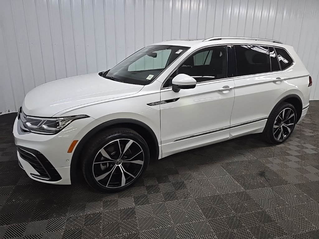 Used 2024 White Volkswagen 2.0T SEL R-Line image 6