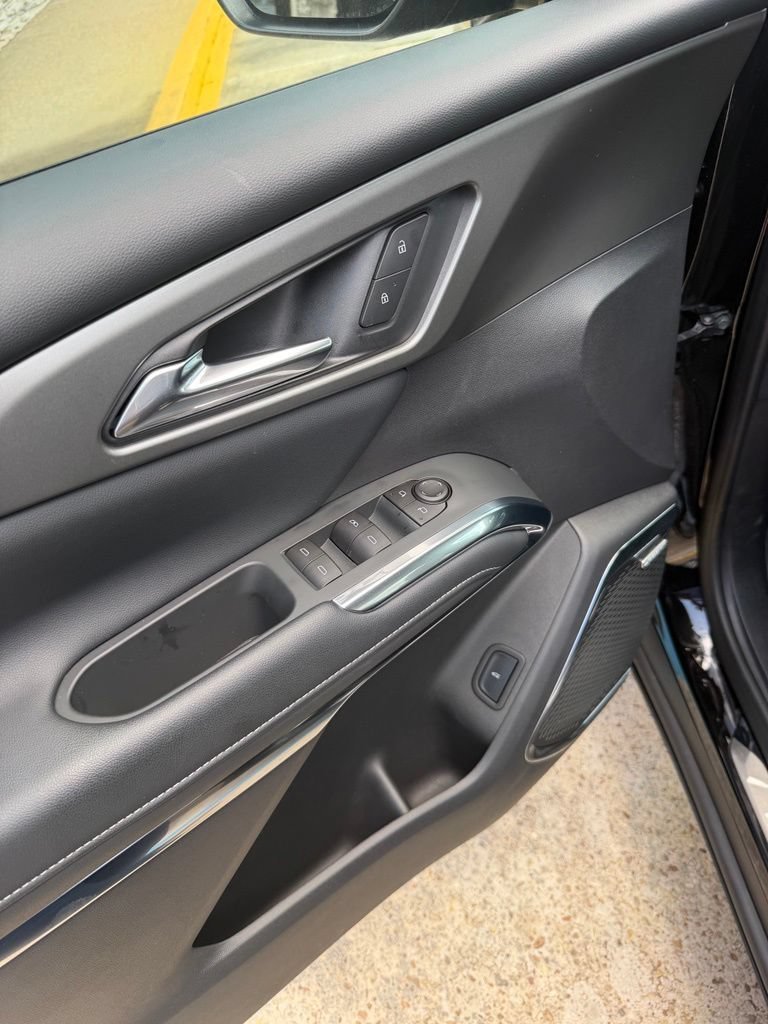 New 2026 Mosaic Black Metallic Chevrolet LT image 13