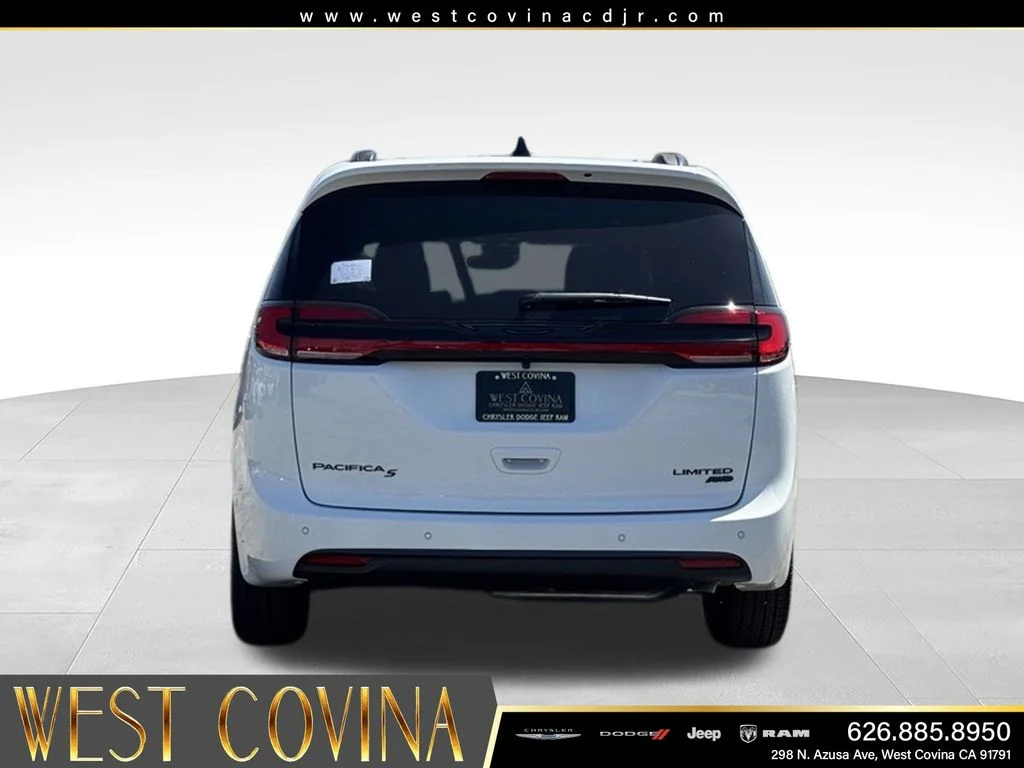 New 2027 Bright White Clear-Coat Exterior Paint Chrysler Limited image 9
