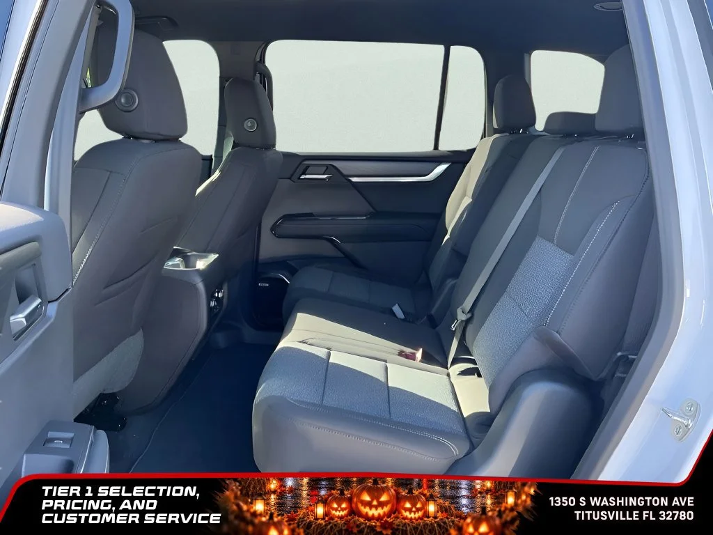 New 2026 Summit White GMC Elevation image 32
