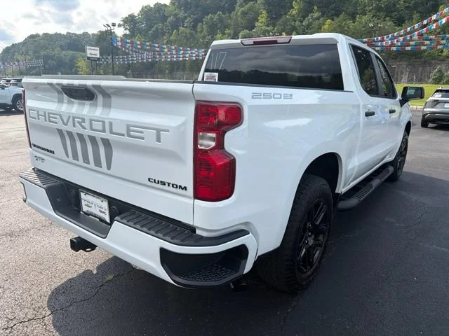 New 2026 Summit White Chevrolet Custom image 3