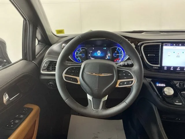 Used 2023 Black Chrysler Pinnacle image 21