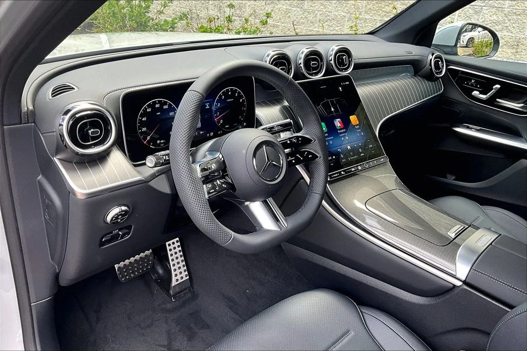 New 2026 White Mercedes-Benz GLC 300 image 6