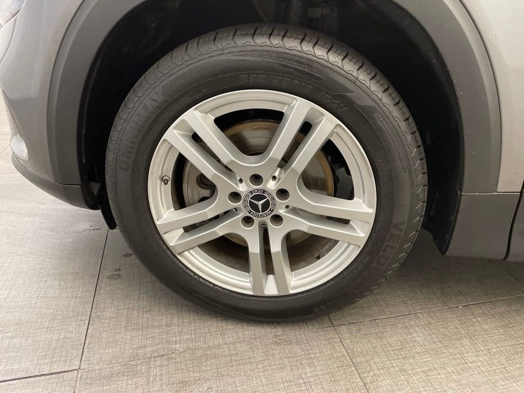 Used 2021 Gray Mercedes-Benz GLB 250 4MATIC® image 9