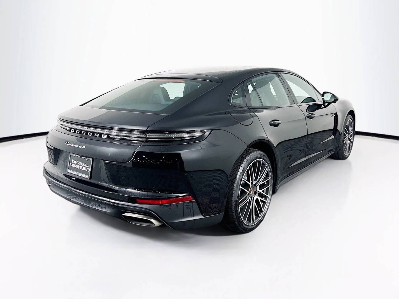 2026 Porsche Panamera 4 E-Hybrid - Photo 9