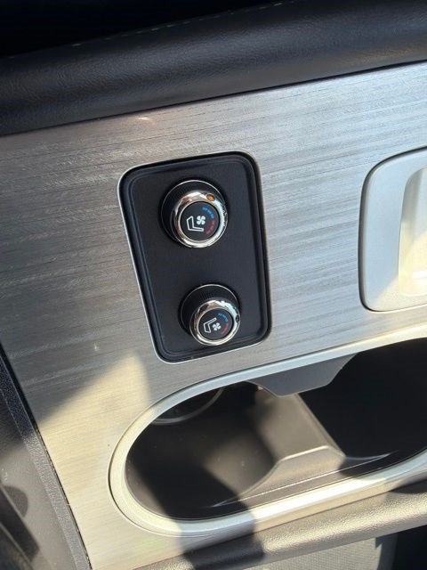 Used 2018 Magnetic Black Metallic Nissan Platinum image 20