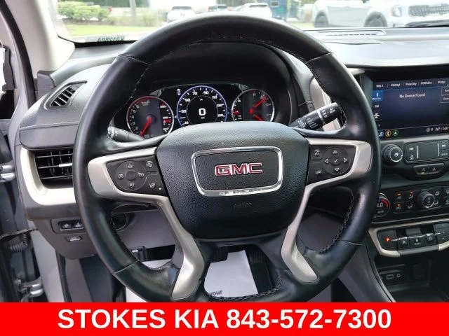 Used 2023 Silver GMC Denali image 9