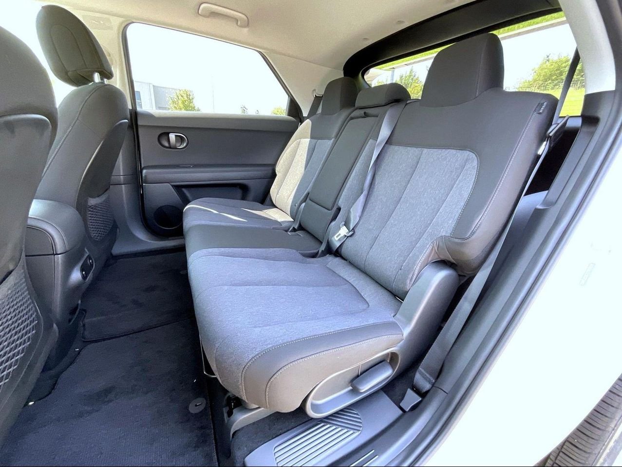 New 2026 White Hyundai SE image 20