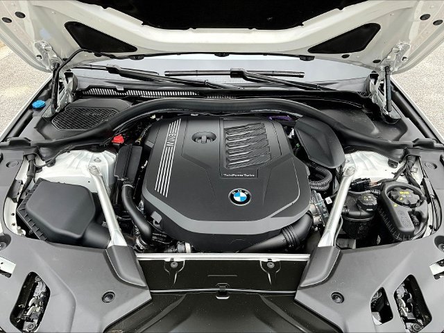 Used 2023 White BMW 540i image 33
