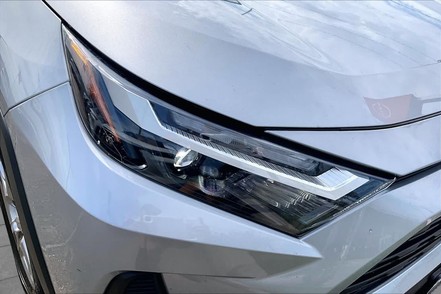Used 2024 Silver Sky Metallic Toyota XLE image 27