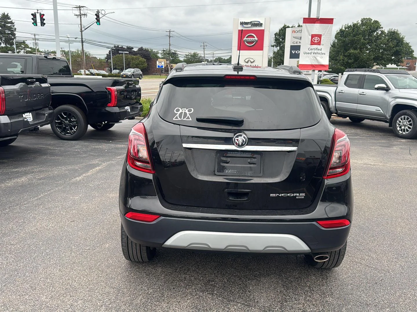 Used 2019 Ebony Twilight Metallic Buick Preferred image 5