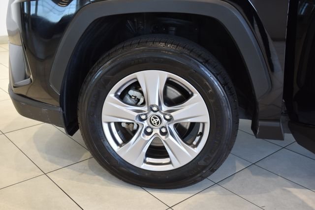 2025 Toyota RAV4 XLE - Photo 27