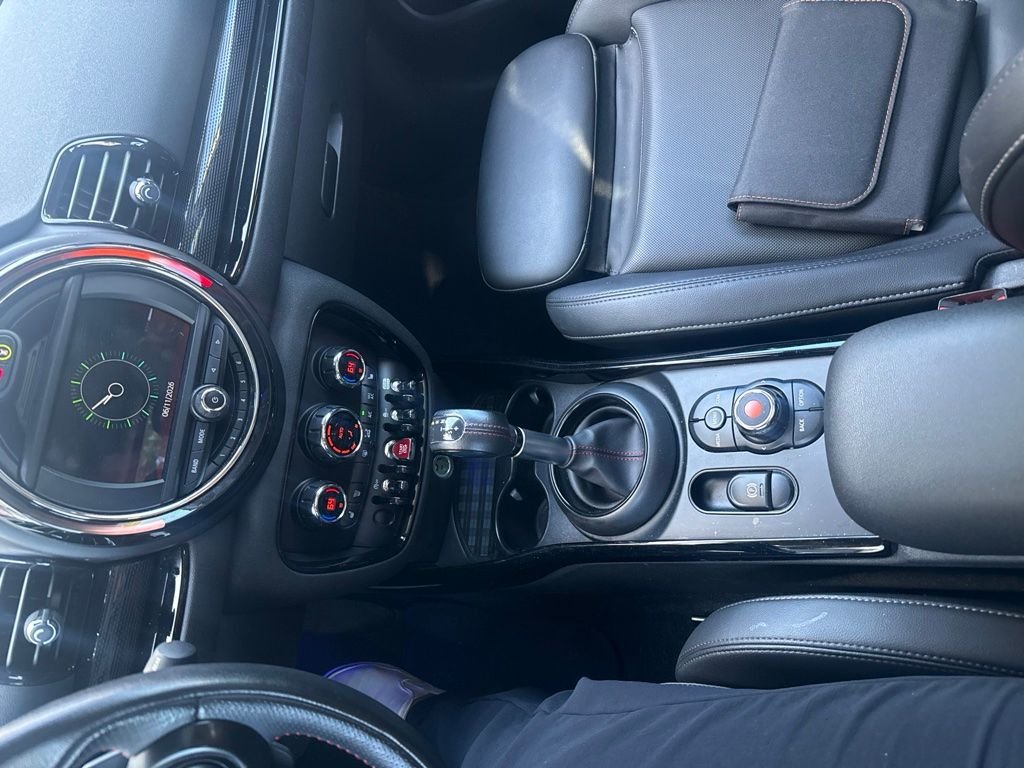 Used 2019 White MINI Classic image 12
